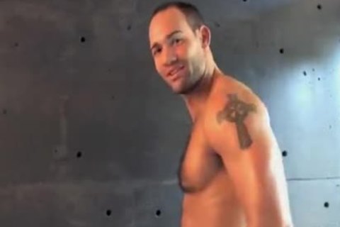 Drake Works Out And Jerks