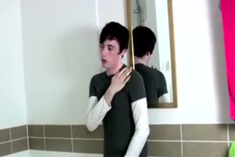 Emo guy Ashley Hawkes Jerks Off His rod In The baths