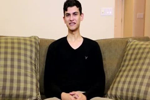 Justin Answers Some Questions And Performs An astonishing Solo