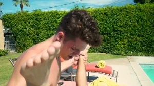 Jess & Hector: bare - ass Action