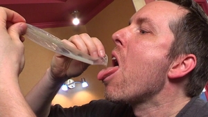 Maskurbate: Amazing Dallas condom swallow