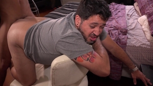 Bareback Me Daddy - Young mature Tommy raw pounding