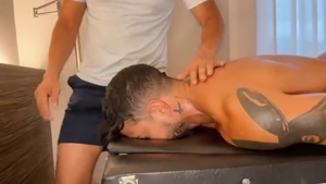 Гей порно видео Спорт массаж. Смотреть Спорт массаж онлайн