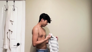 Butt Virgins: Teasing in Boxers with Matteo Gomez