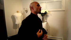 Next Door Studios: Incredible Oiling, Intense Nut