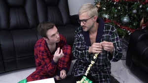Family Dick: Stepdaddy's Yuletide Rimming Delight