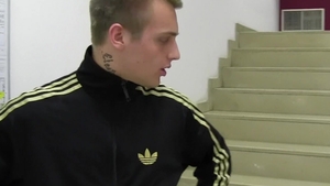 Czech Hunter: Jerking Off For Crowns