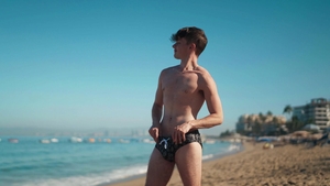 Men: Sun, Sex and Dom King: A Holiday Treat
