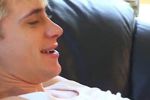 two enchanting blondes bang and engulf on a balcony